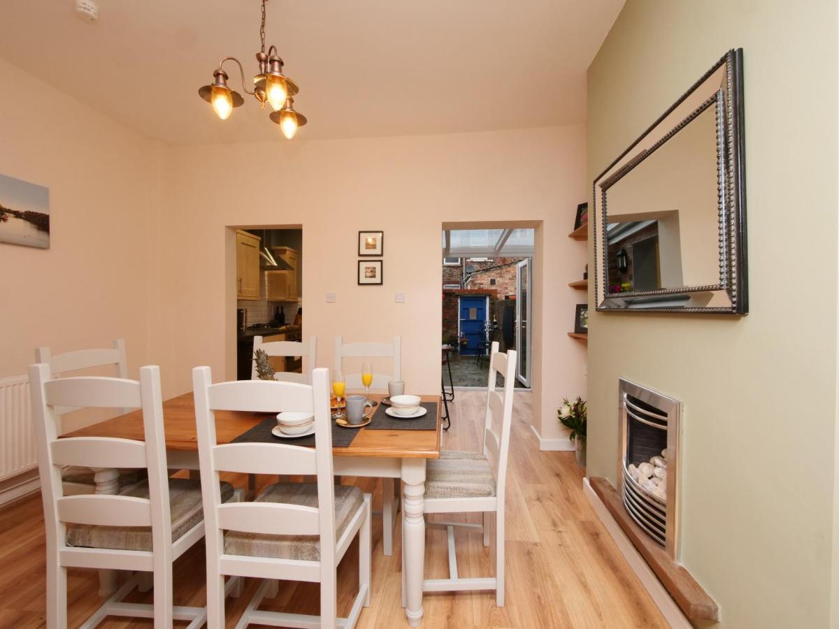 The River Walk House Йорк Экстерьер фото